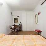 Flateli Rossello 134 شقة
